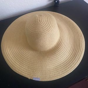 Womens Columbia hat